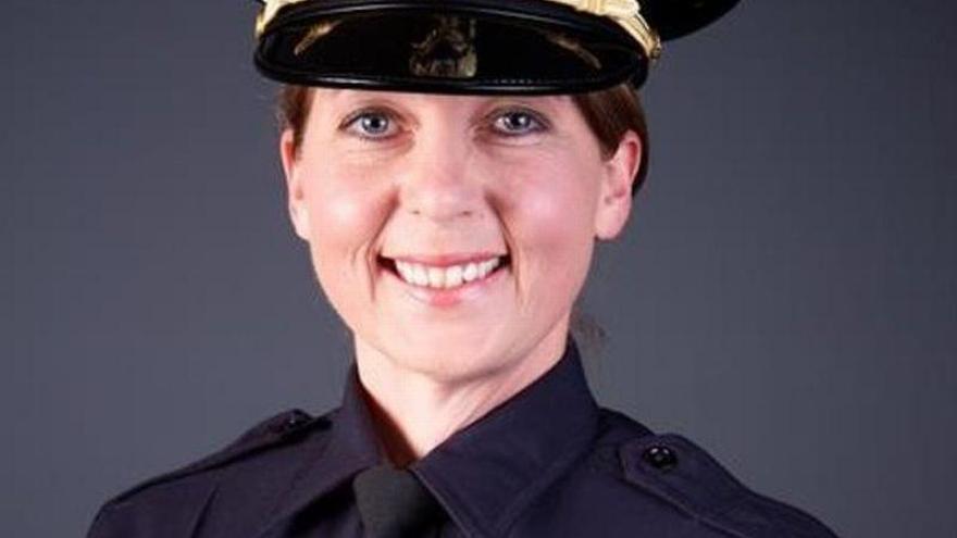 Betty Shelby, la policía que mató a un negro desarmado en Tulsa, alega defensa propia