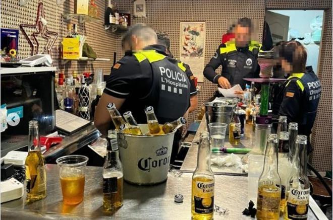 L'Hospitalet clausura un bar de la Torrassa por estar infestado de cucharachas