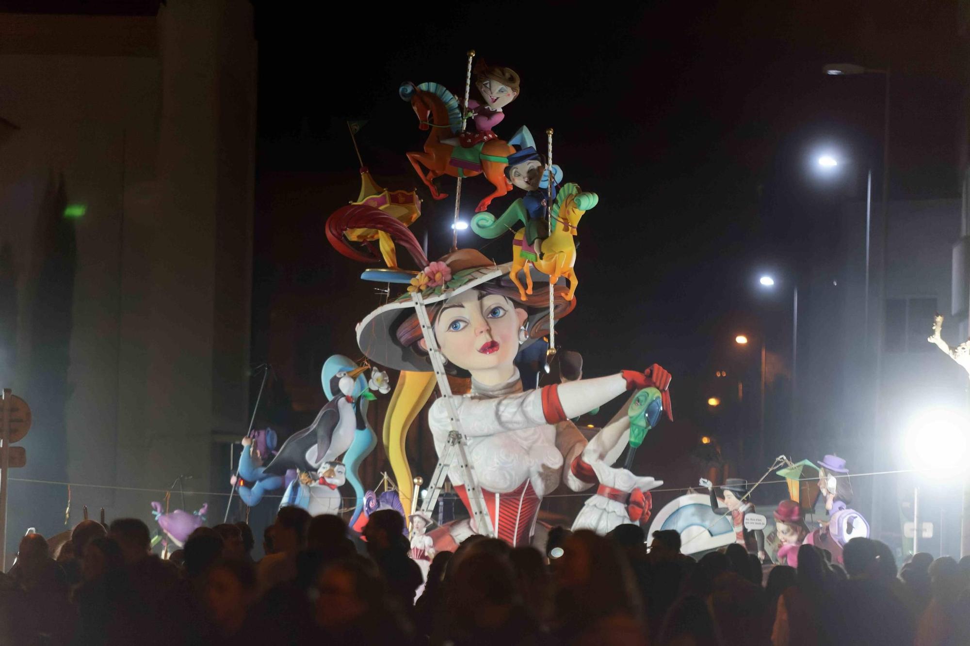 Galería de fotos de la 'cremà' de las Fallas de Burriana 2024