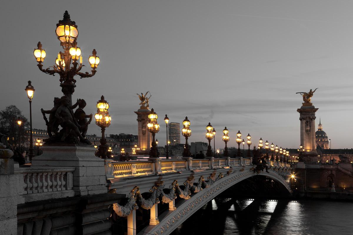 Una imagen del puente Alejandro III, en París.