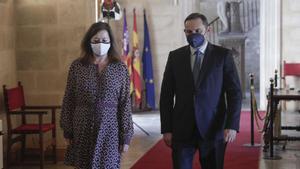 Francina Armengol y José Luis Ábalos, en 2021, tras mantener un encuentro en el Consolat.