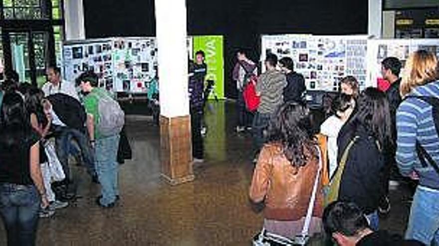 Asistentes a la presentación de la campaña.