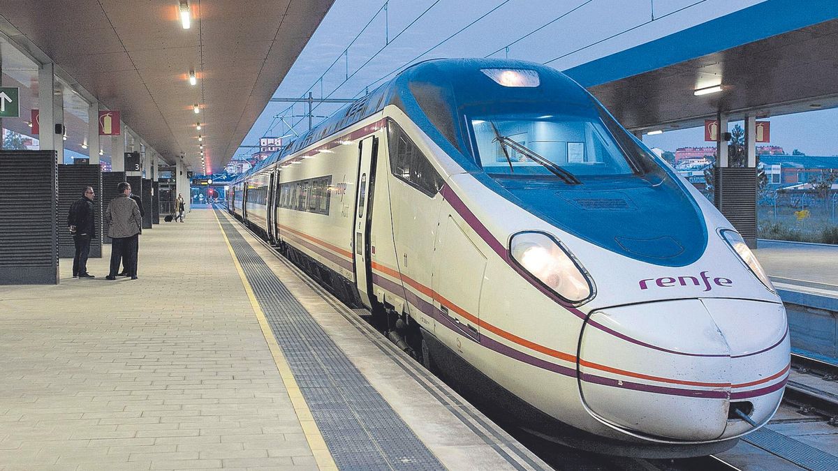 Tren en la estación de Zamora