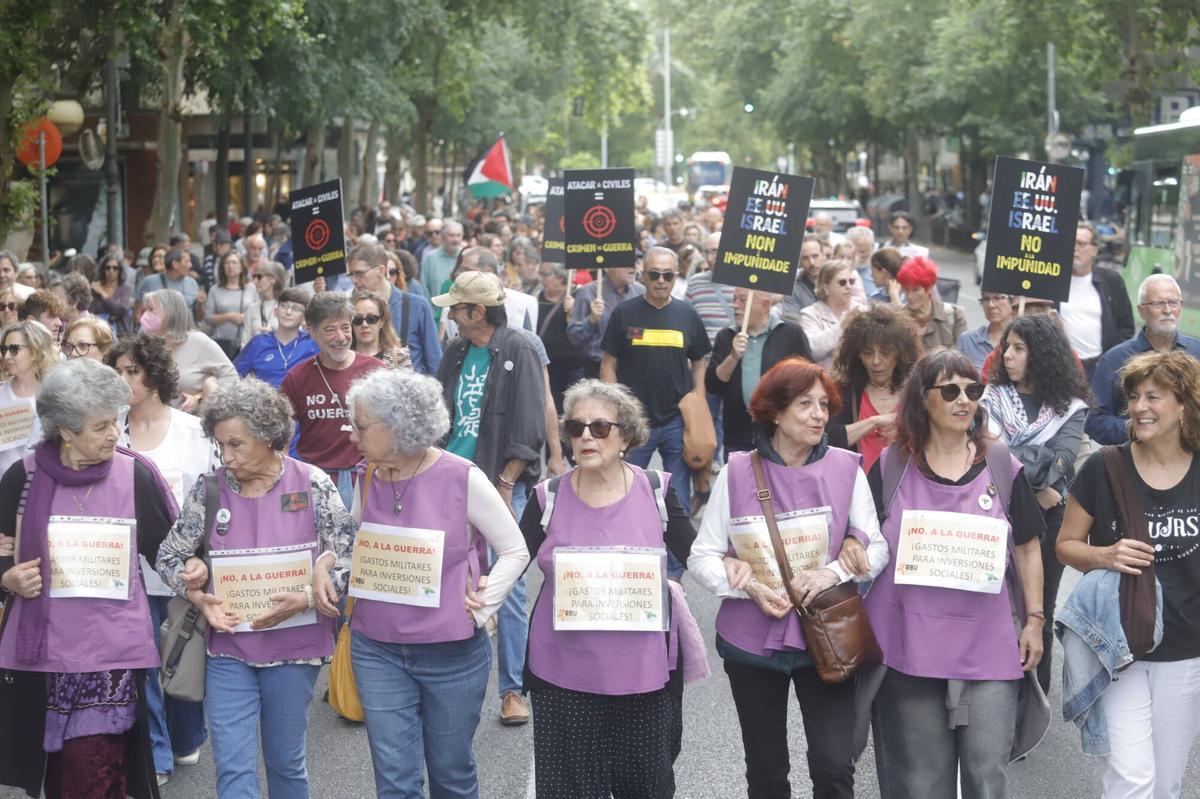Una manifestación dice ‘No a la guerra’ en las calles de Córdoba