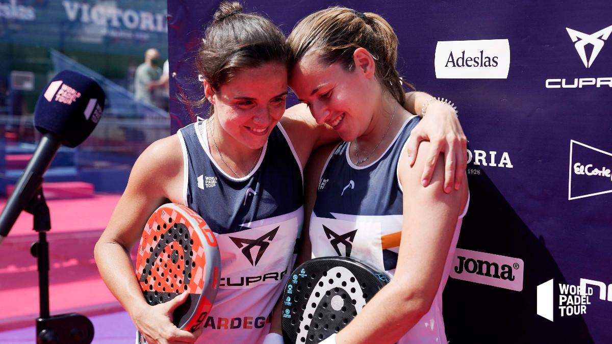 Paula Josemaría y Ari Sánchez tras su victoria en Marbella