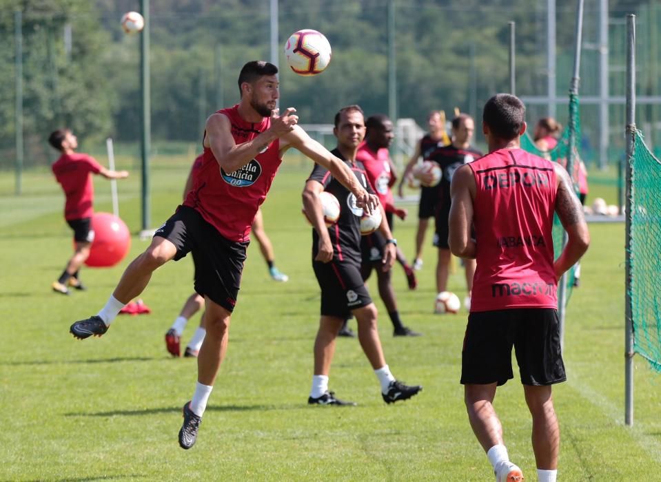 David Simón, Bóveda, Albentosa, Saúl, Mosquera, Edu Expósito, Álex Bergantiños, Pedro Sánchez, Borja Valle y Quique González rebajaron la intensidad en la sesión en Abegondo.