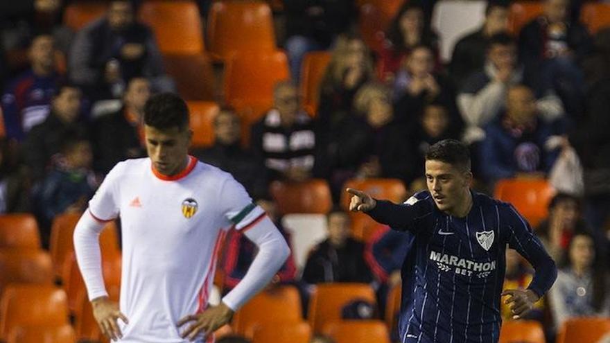 Pablo Fornals celebra el segundo gol de la noche tras incendiar Mestalla en el último suspiro.