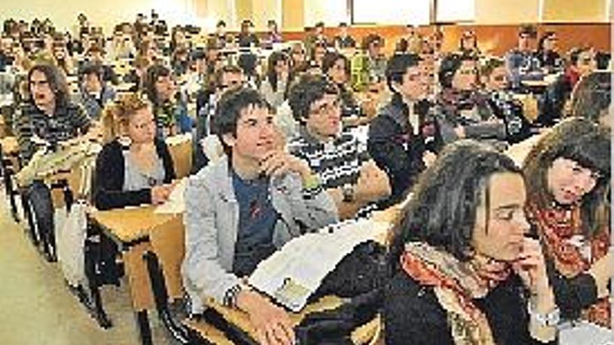 Estudiantes de la UJI en una de las aulas.