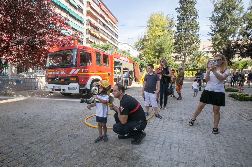 Los bomberos exhiben poderío