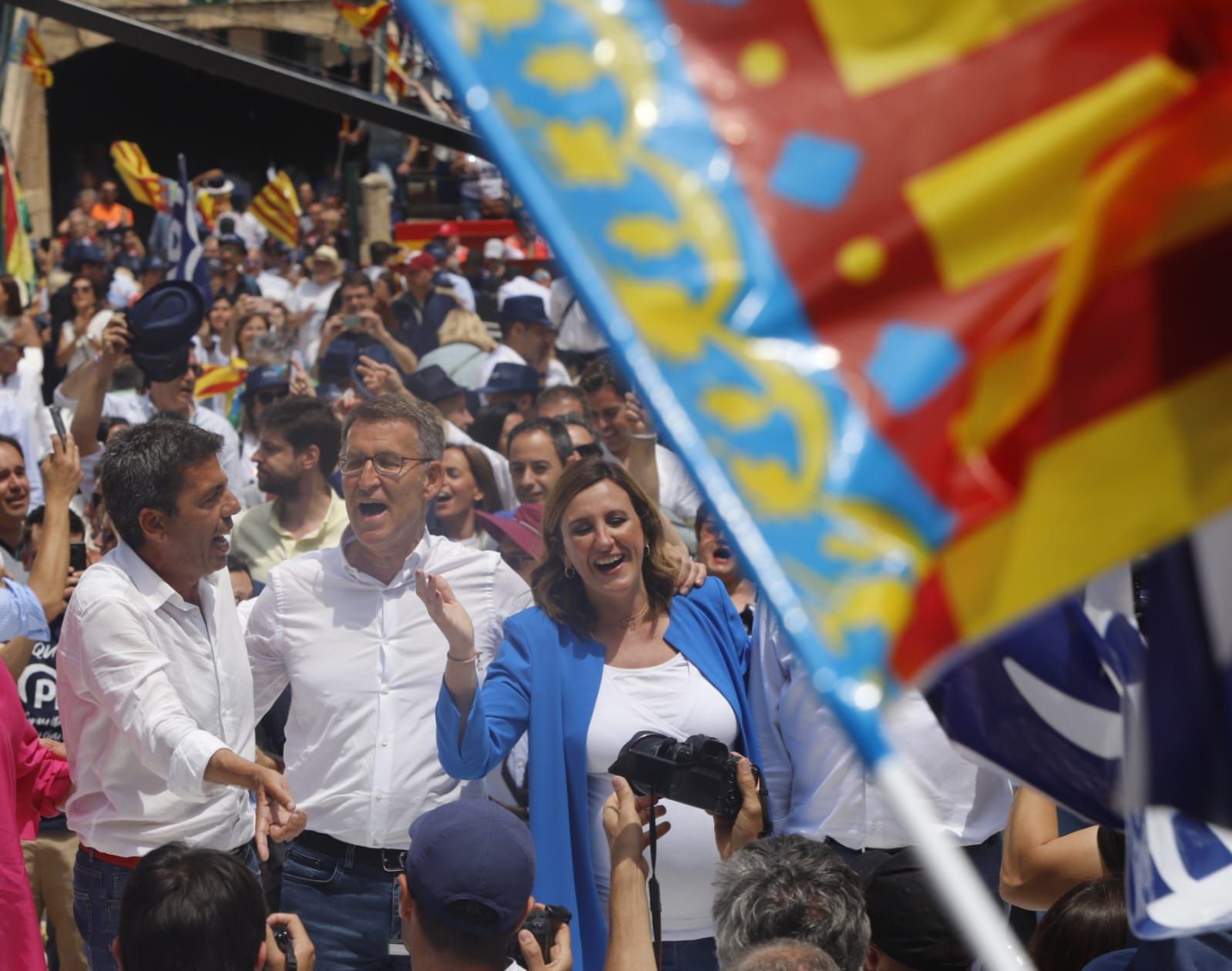 Mitin central del PPCV en la Plaza de Toros de València