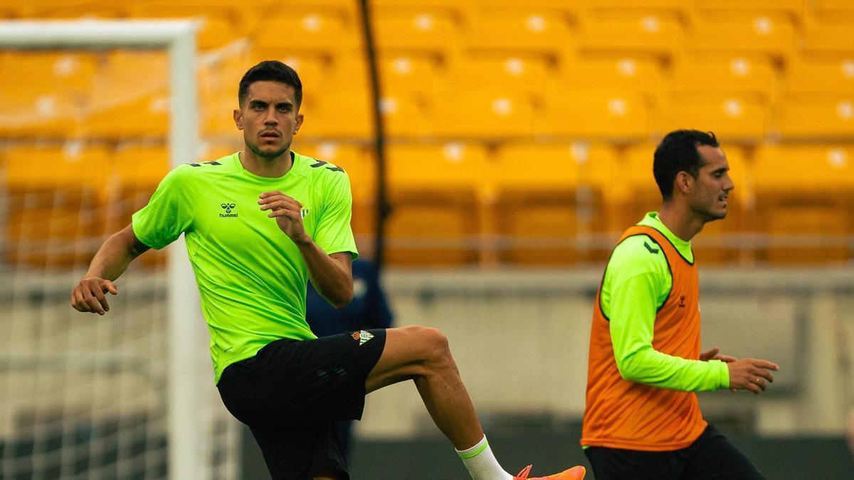 Bartra y Juanmi durante el primer entrenamiento en Pittsburgh