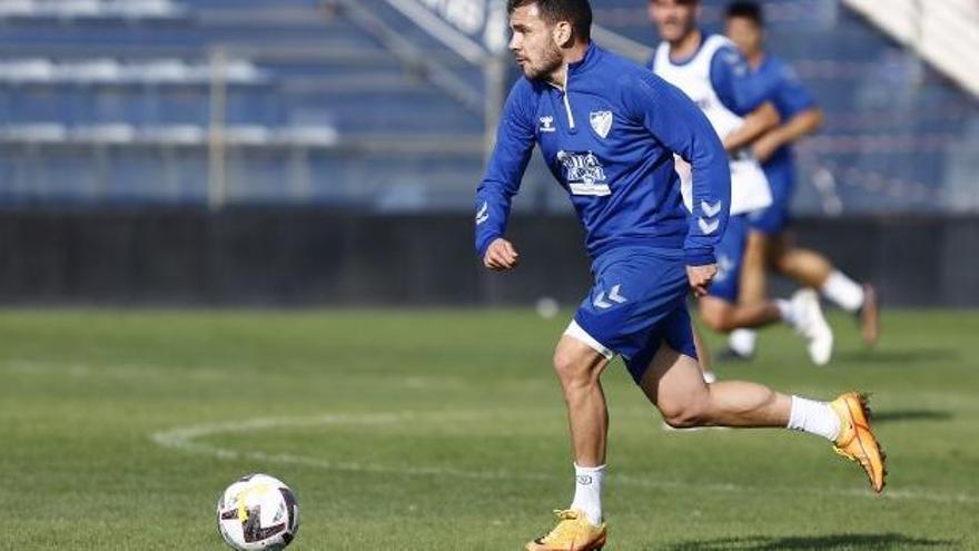 Álex Gallar, en un entrenamiento de la pasada temporada con el Málaga.