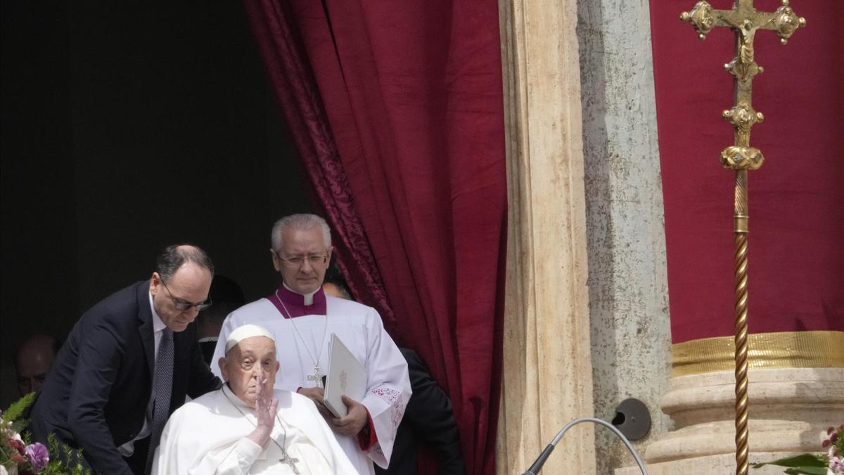 El papa imparte la bendición 'Urbi et Orbi' en San Pedro