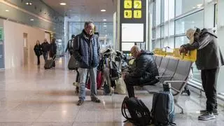 Consulta los vuelos cancelados y retrasados por el apagón en España