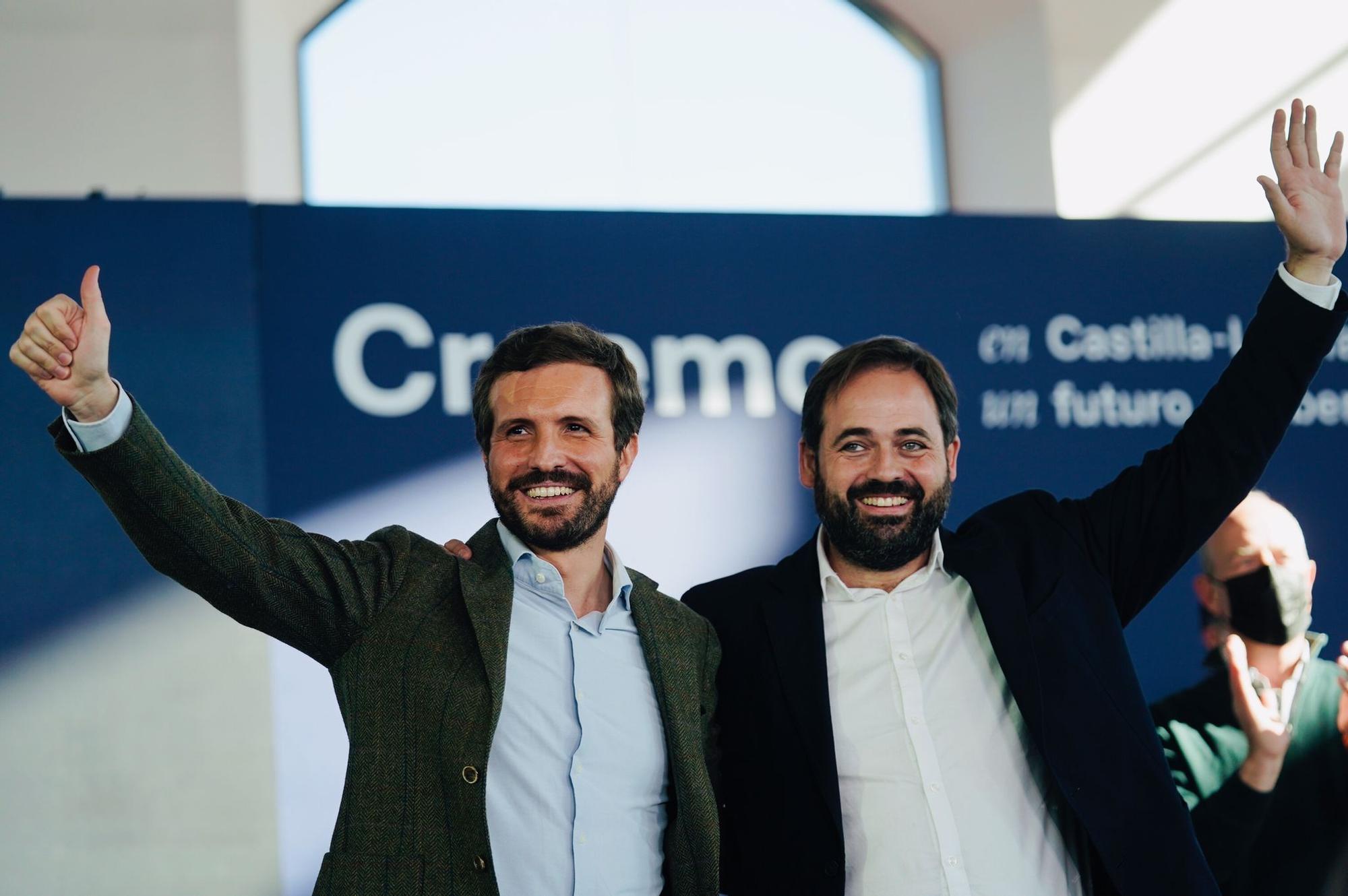 Pablo Casado junto a Paco Núñez.