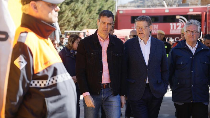 Pedro Sánchez visita el Puesto de Mando Avanzado del incendio de Castellón
