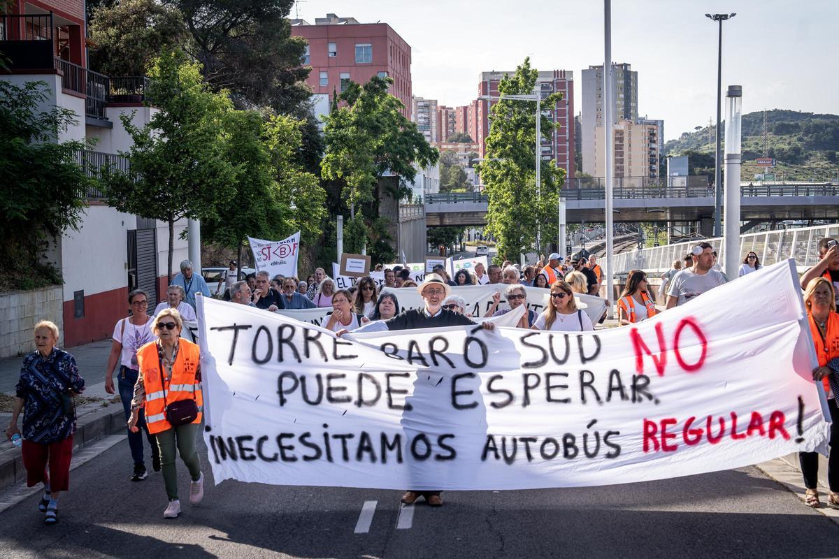 Vecinos de Torre Baró retoman la lucha de El 47 y exigen acabar con los retrasos del bus a demanda