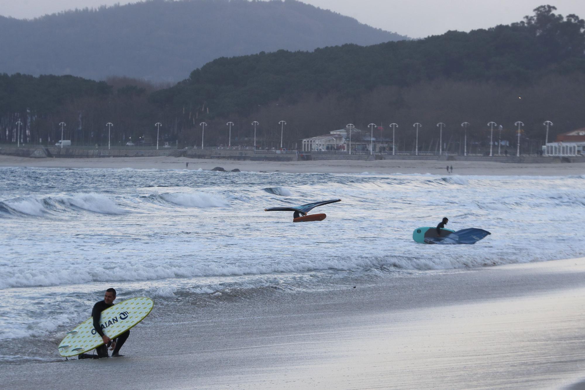 A mar revuelto, ganancia de surferos