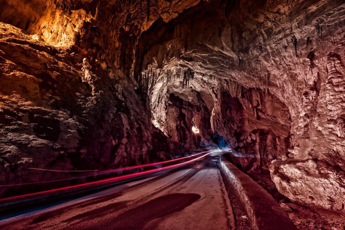 Cuevas del Agua, Asturias 