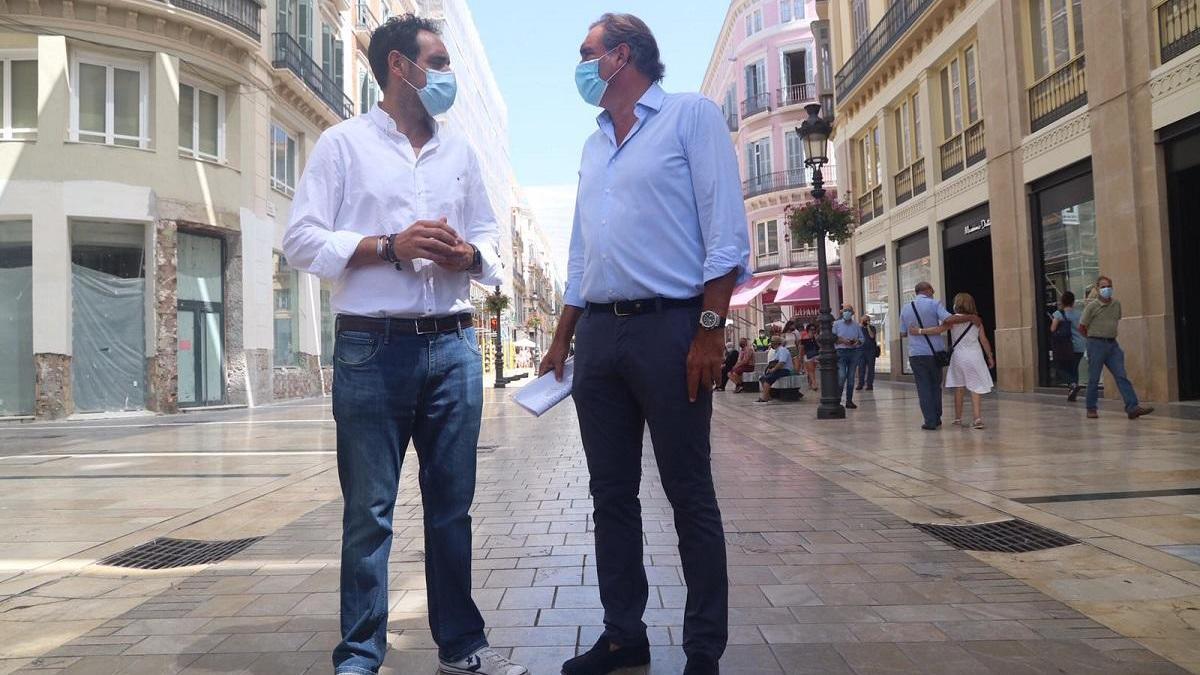 Javier Frutos y Juan Rambla, hoy en calle Larios.