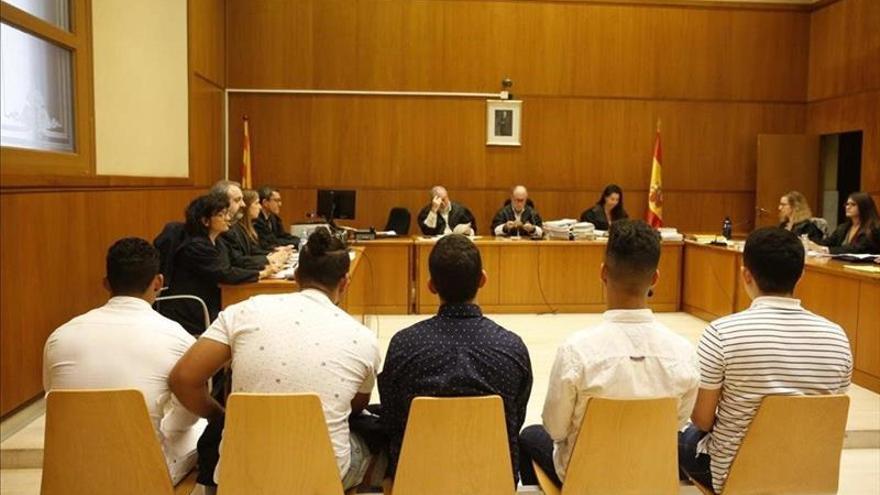 Juicio contra seis jóvenes por abusar por «turnos» de una menor