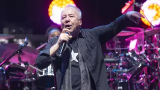 Festival Cap Roig: Simple Minds són vius i encara belluguen
