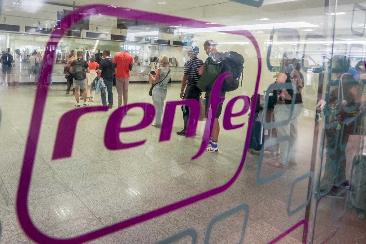 Archivo - Imagen de archivo Renfe