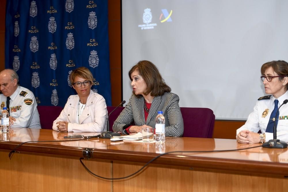 Visita de la secretaria de Estado de Seguridad, Ana Botella
