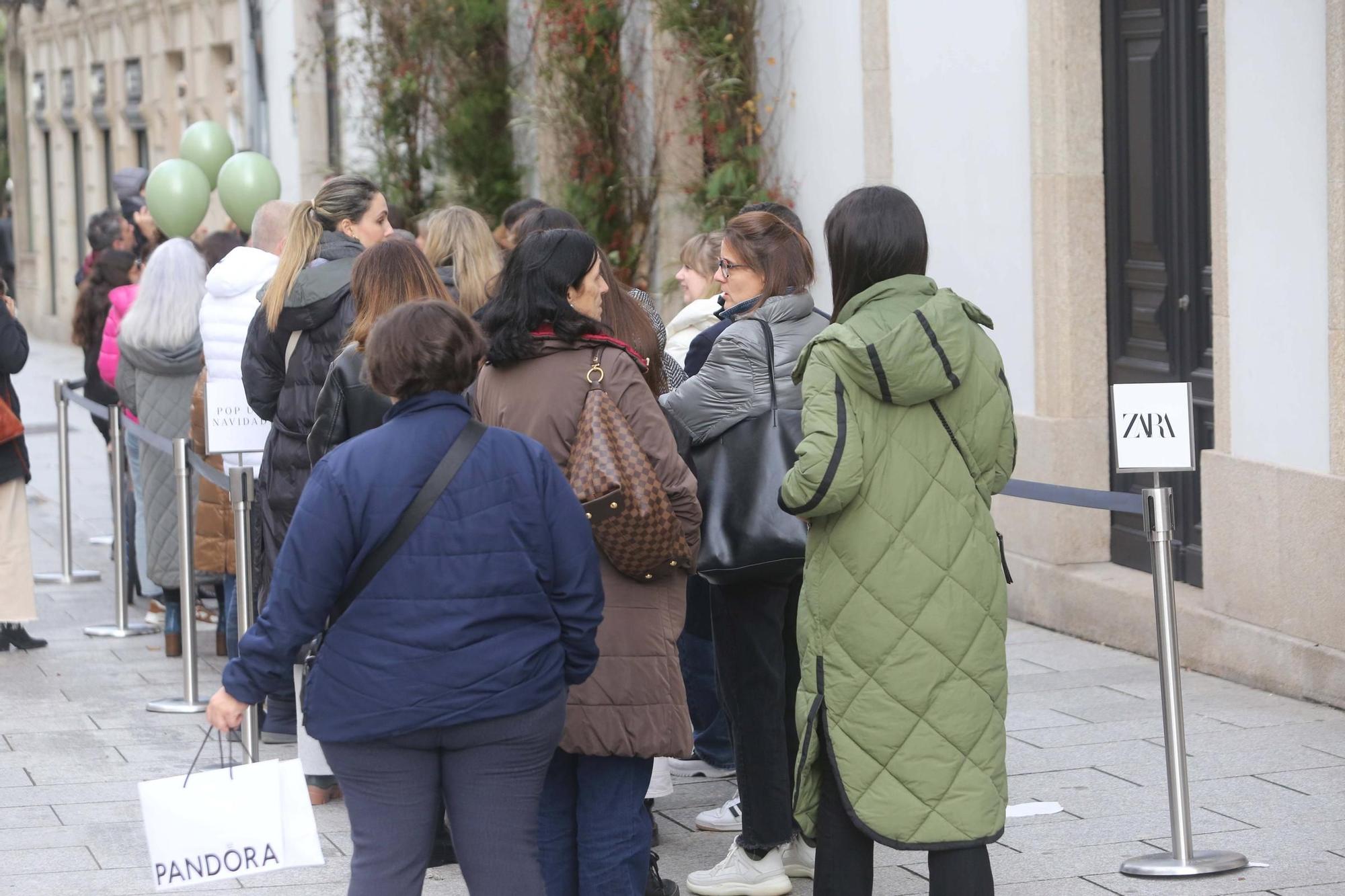 Colas para entrar en el Zara de Navidad