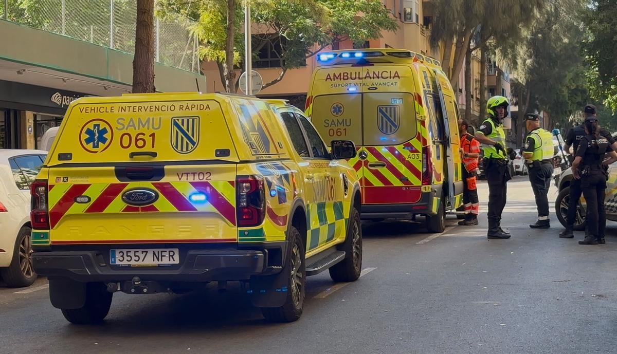 Dos heridos al caerles encima un suicida que se lanzó de un piso doce en Palma