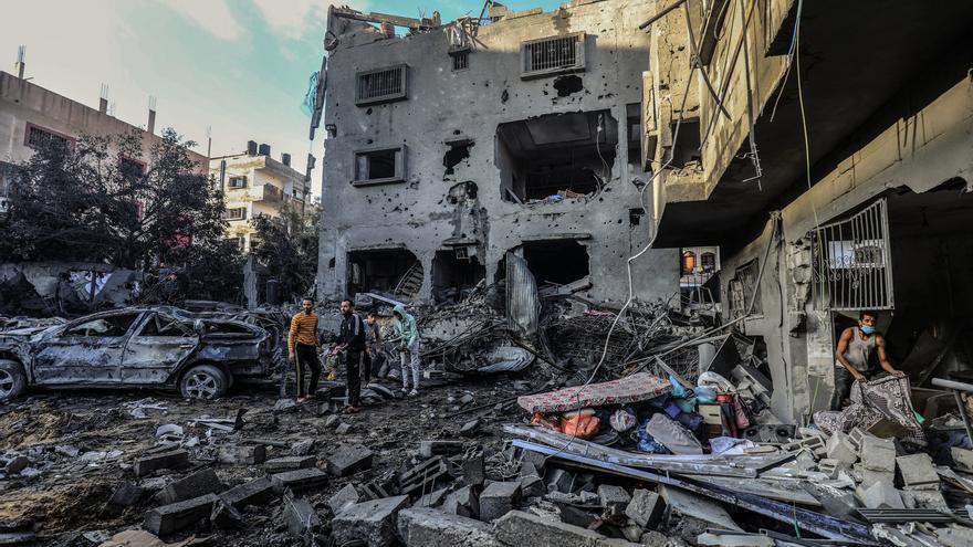 Edificios destruidos tras los bombardeos de Israel contra la ciudad de Rafá, en el sur de la Franja de Gaza.