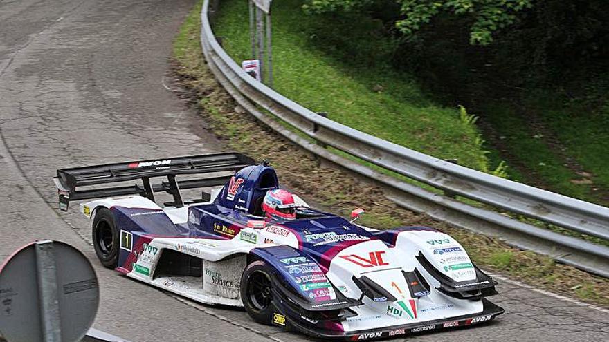 Christian Merli con la Osella FA30.