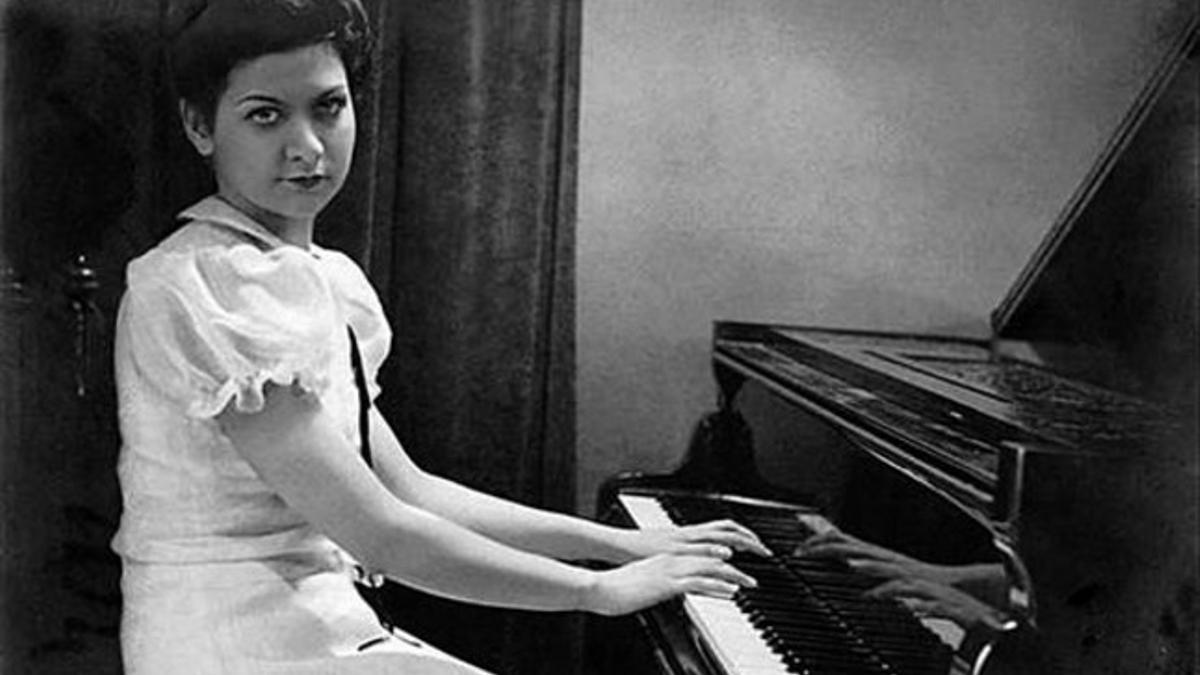 La pianista, en una de las fotos del libro 'Maria Canals i Barcelona'.