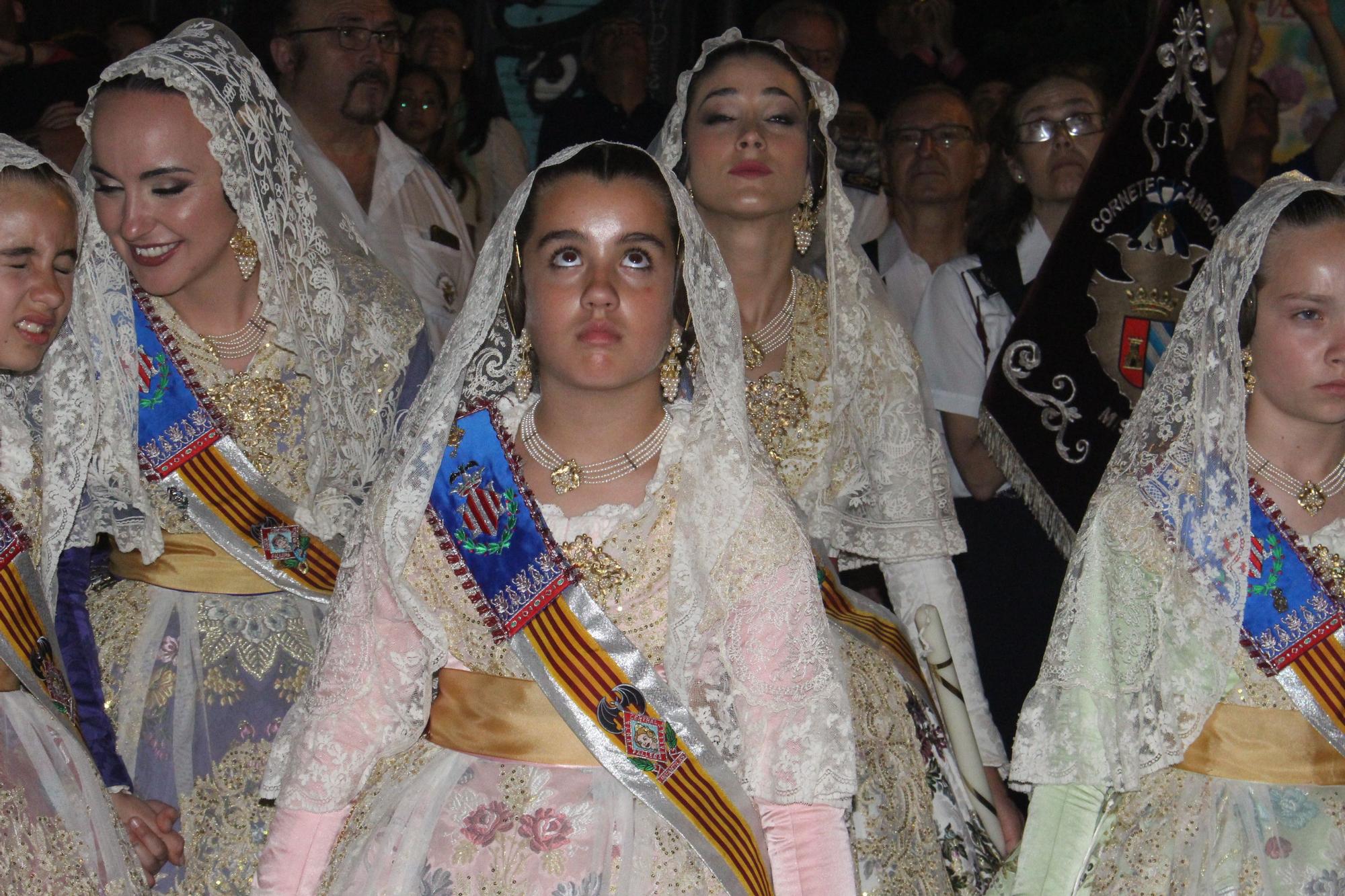 Carmen, Nerea, las cortes y las fallas de Zaidía acompañan al Cristo de la Fe