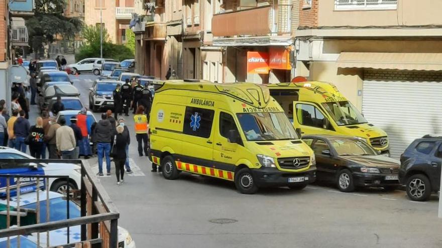 Ampli desplegament d&#039;emergències al carrer Roger de Flor