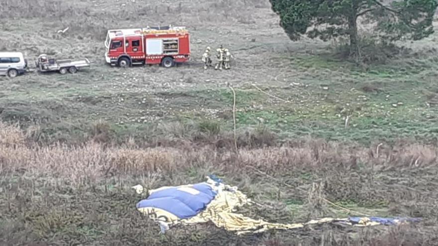 Un globus aerostàtic s&#039;incendia en quedar atrapat en uns cables elèctrics