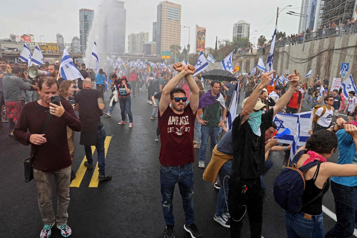 Manifestaciones en Tel Aviv contra las controvertidas reformas legales que promociona el gobierno de extrema derecha del país