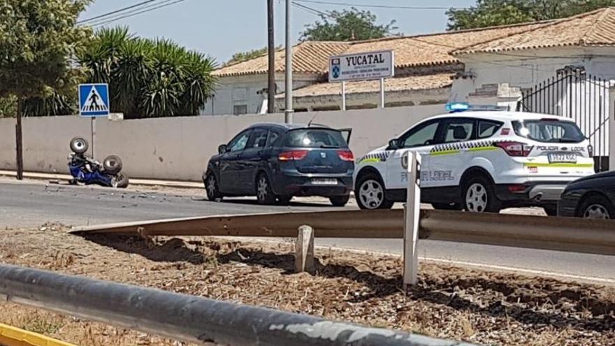 Herido grave en una colisión entre un quad y un turismo en Posadas