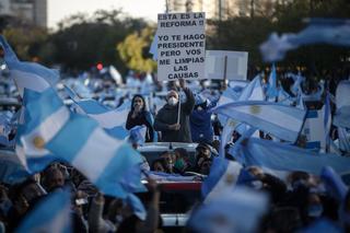 La oposición argentina lleva a las calles el rechazo al confinamiento social