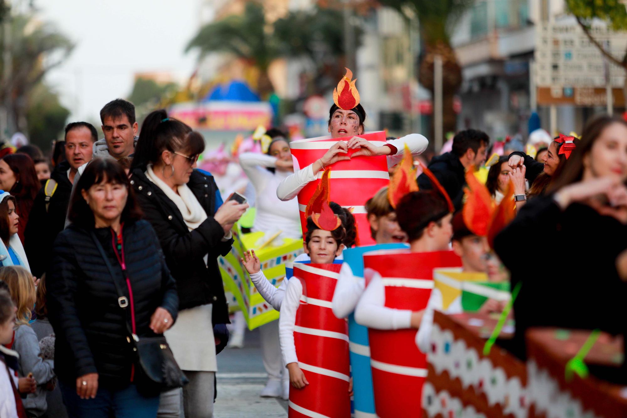 Todas las imágenes de la rúa de carnaval 2023 en Santa Eulària