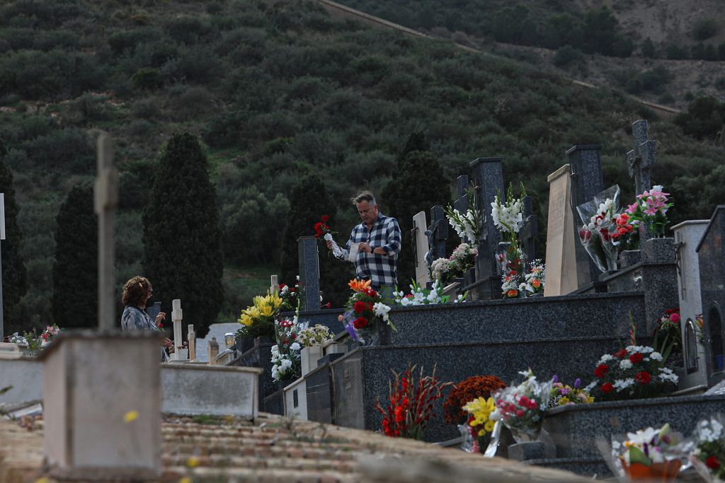 Cementerio de Los Remedios de Cartagena en el Día de Todos los Santos