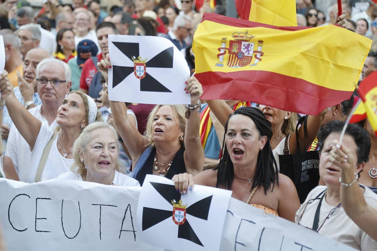 Miles de cordobeses arropan a Ceuta