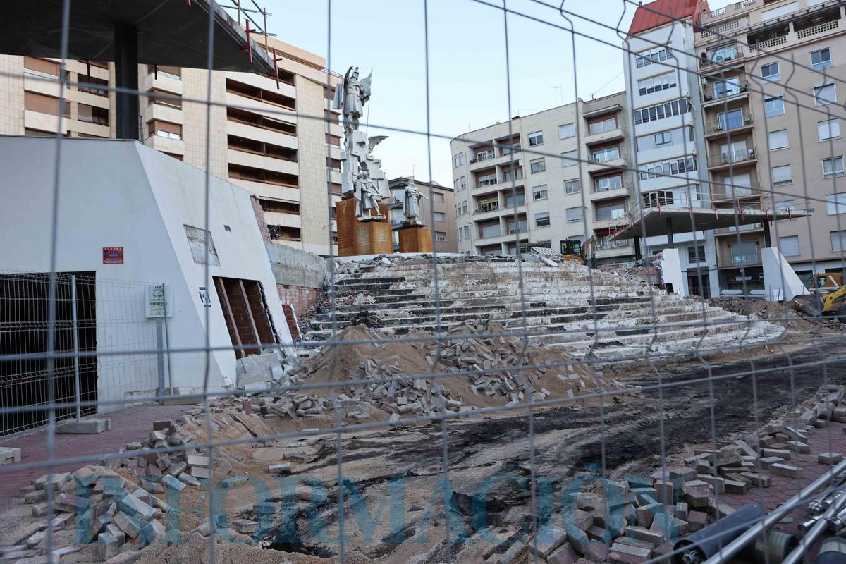 Retiran la imagen de San Jorge de la Rosaleda de Alcoy