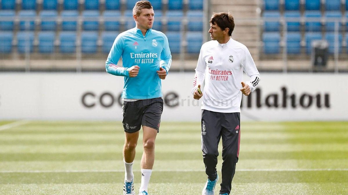 Toni Kroos durante la sesión de entrenamiento del Real Madrid de este miércoles