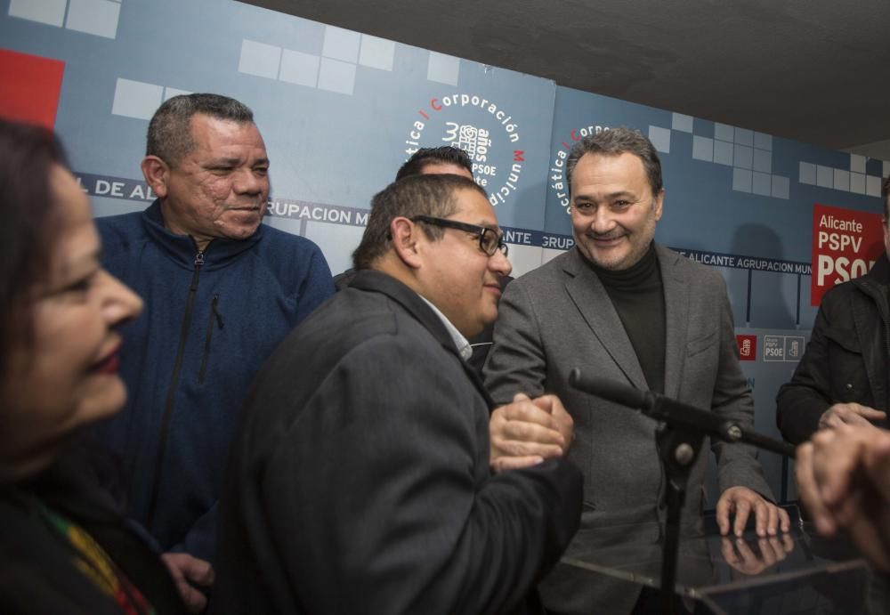 Francesc Sanguino se presenta como candidato en la sede del PSPV-PSOE de Alicante