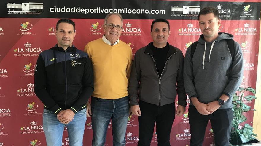 Mateo y López Cerrón, junto al alcalde de La Nucía, Bernabé Cano y a Sergio Villalba, concejal de Deportes