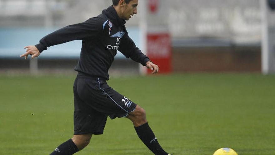 Nacho Insa, ayer, durante el entrenamiento en Balaídos. // Ricardo Grobas