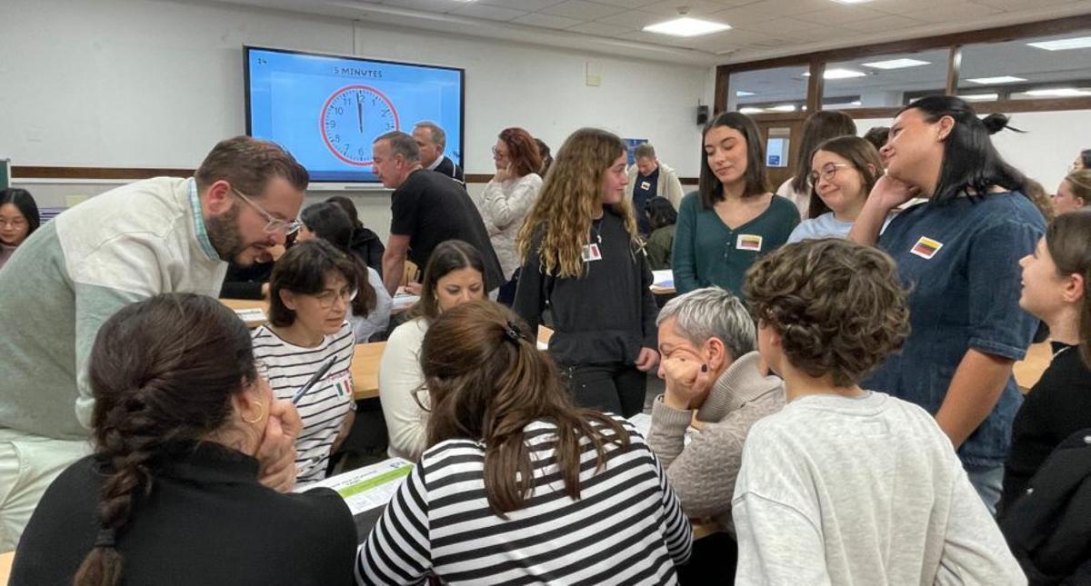 Participantes en el taller del CEIP Puente Doñana. | L.O.
