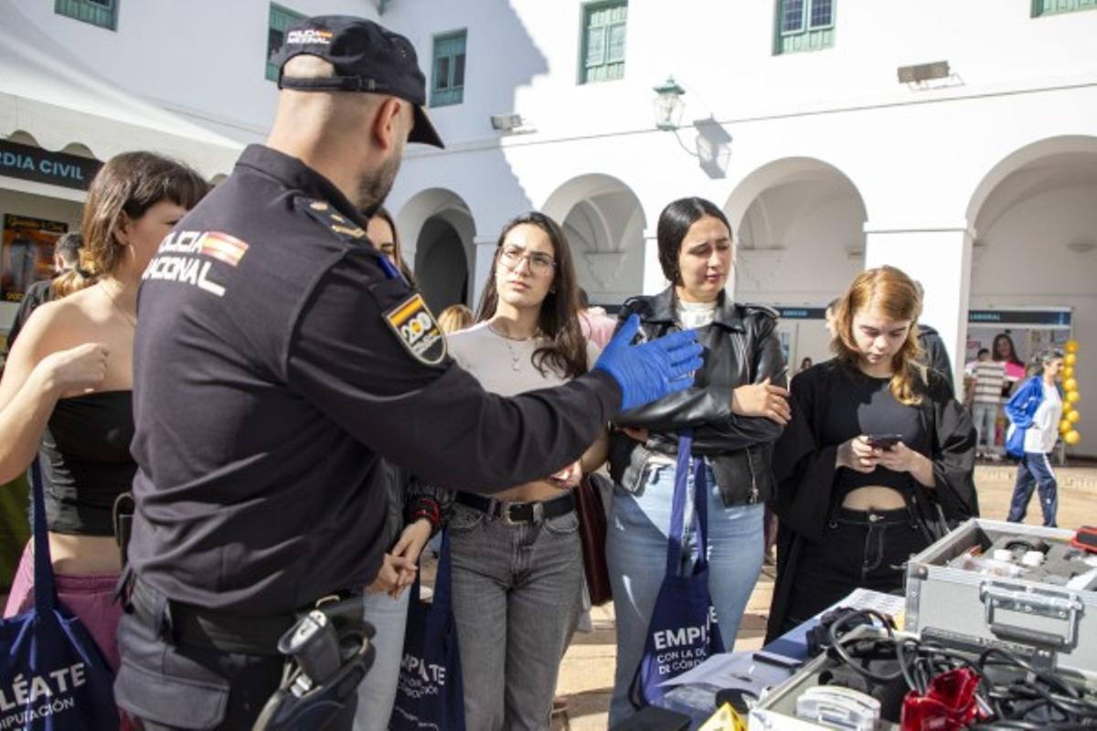 Empléate contará con 33 stands de empresas e instituciones que recogerán currículos.