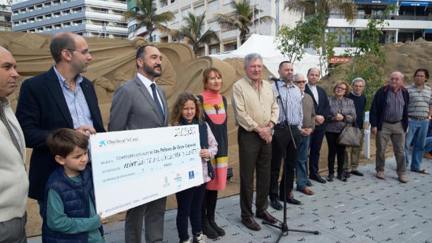 El belén de arena de Las Canteras recibe 203.000 visitas este año